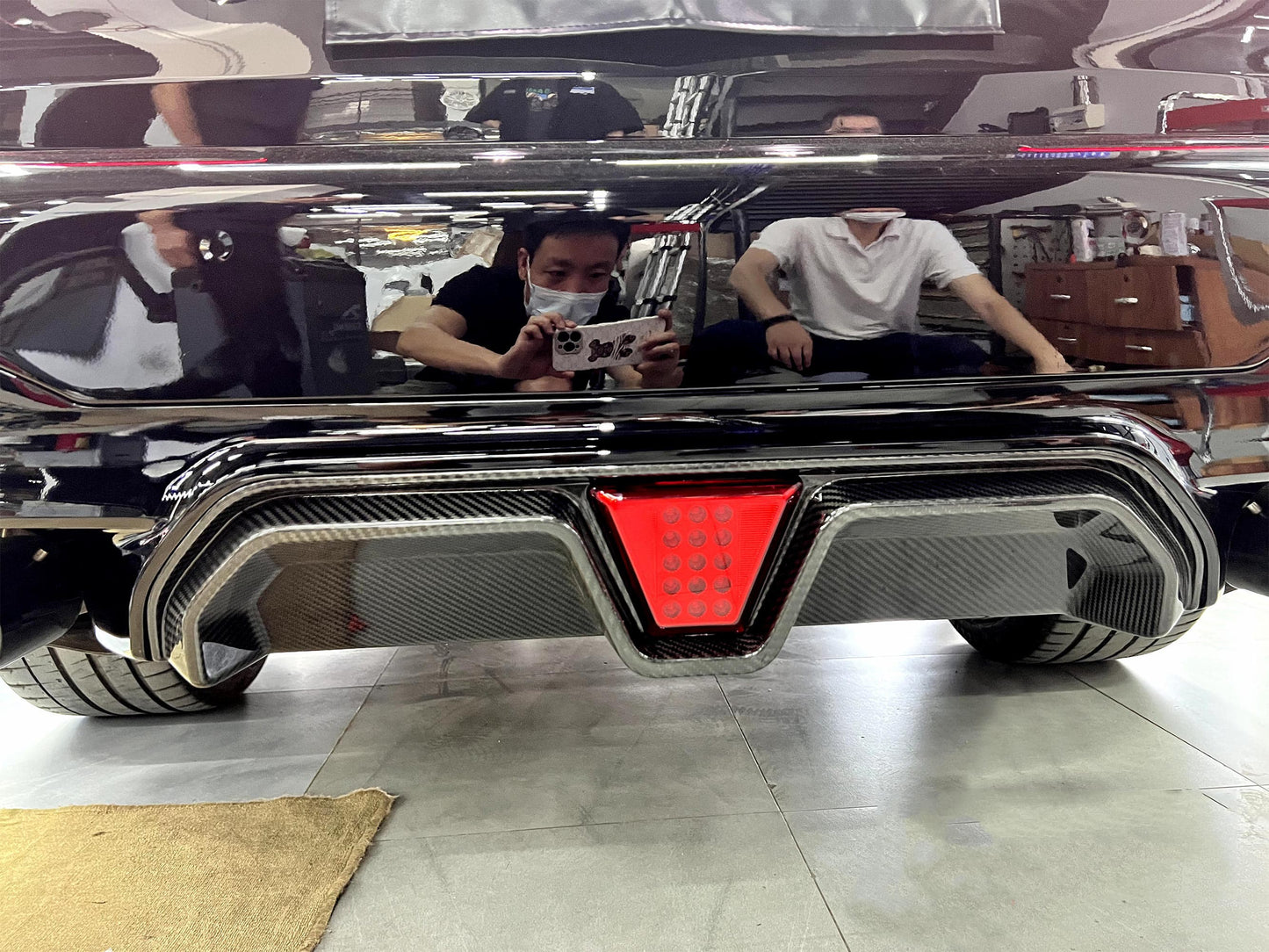 CS Style Carbon Fiber Rear Diffuser With Lights BMW M5 F90